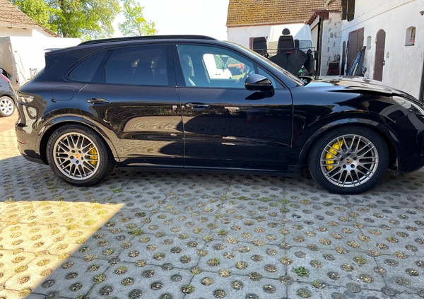 Porsche Cayenne cena 219000 przebieg: 72306, rok produkcji 2018 z Tłuszcz małe 301